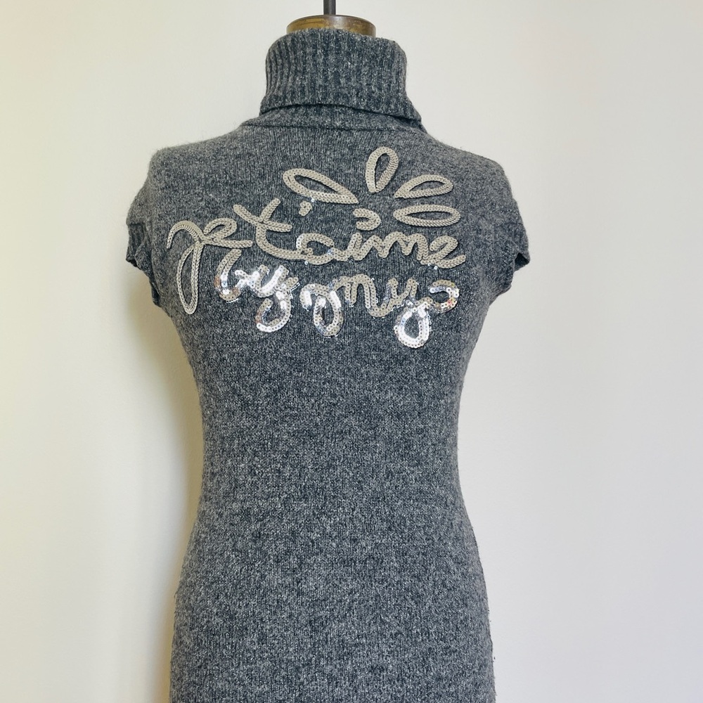 Je T’Aime Grey Silver Sparkly Short Sleeve Turtleneck Sweater Top Fits S M